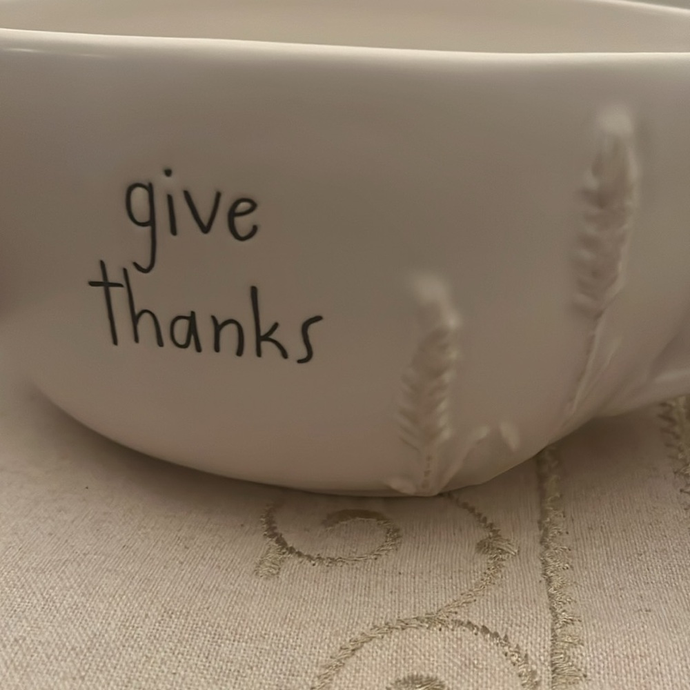 BWT Rae Dunn "Give Thanks" 🙏 🦃 Gravy Boat ceramic - Picture 3 of 5